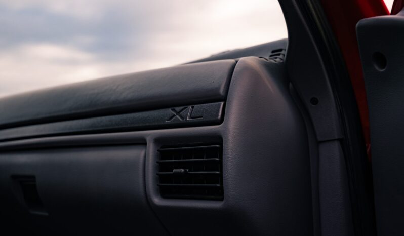 
								1995 Ford F-150 XL 4×4 5-Speed full									