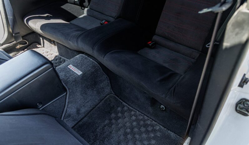 
								1995 Nissan Skyline GT-R full									