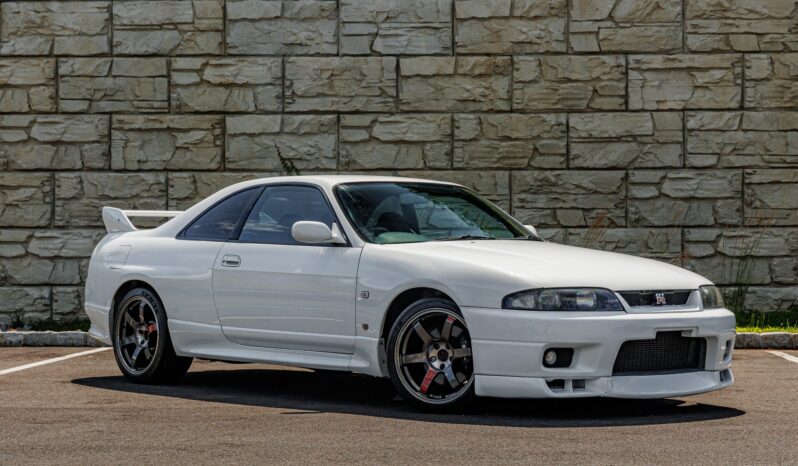 
								1995 Nissan Skyline GT-R full									