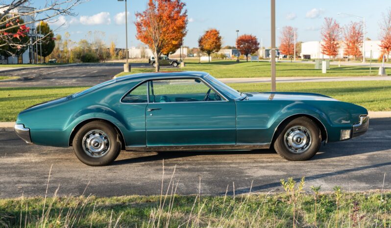 
								1966 Oldsmobile Toronado Deluxe full									