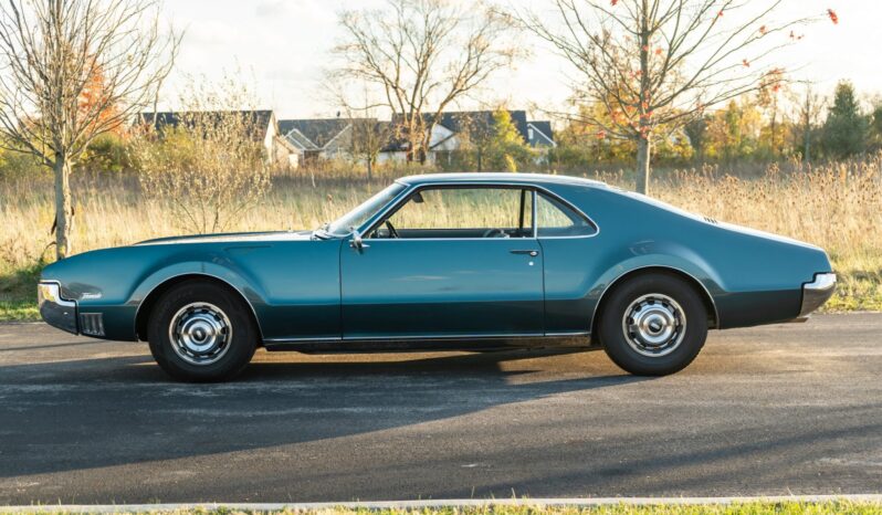 
								1966 Oldsmobile Toronado Deluxe full									