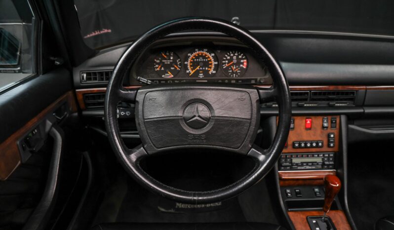 
								1989 Mercedes-Benz 560SEL full									