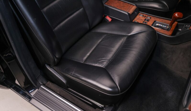 
								1989 Mercedes-Benz 560SEL full									