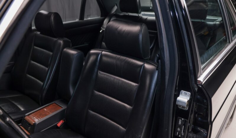 
								1989 Mercedes-Benz 560SEL full									