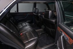 
										1989 Mercedes-Benz 560SEL full									