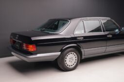 
										1989 Mercedes-Benz 560SEL full									