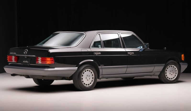 
								1989 Mercedes-Benz 560SEL full									