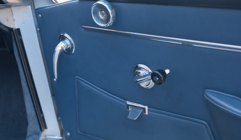 
								1964 Alfa Romeo 2600 Spider full									