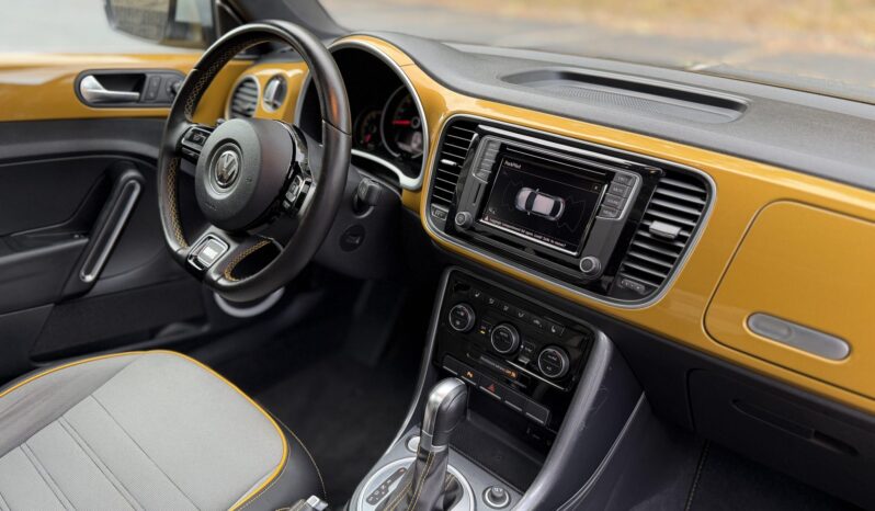 
								2017 Volkswagen Beetle Dune full									