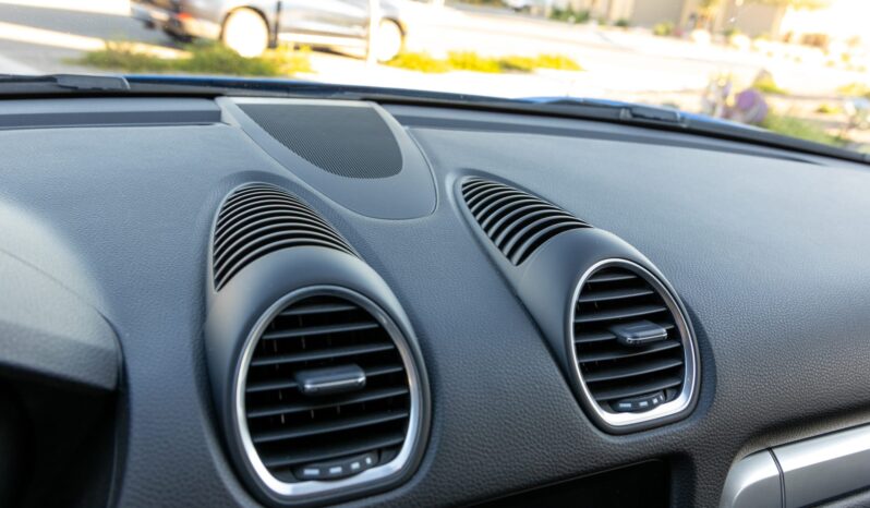 
								2018 Porsche 718 Boxster S 6-Speed full									