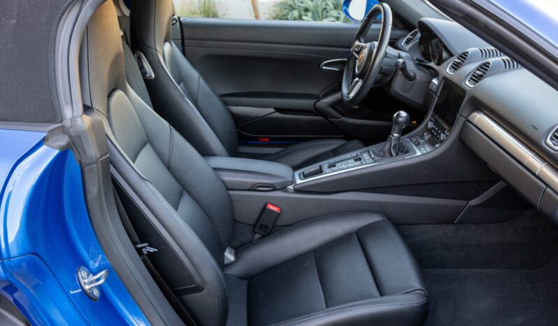 
								2018 Porsche 718 Boxster S 6-Speed full									