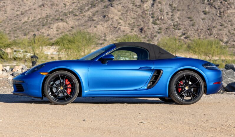 
								2018 Porsche 718 Boxster S 6-Speed full									