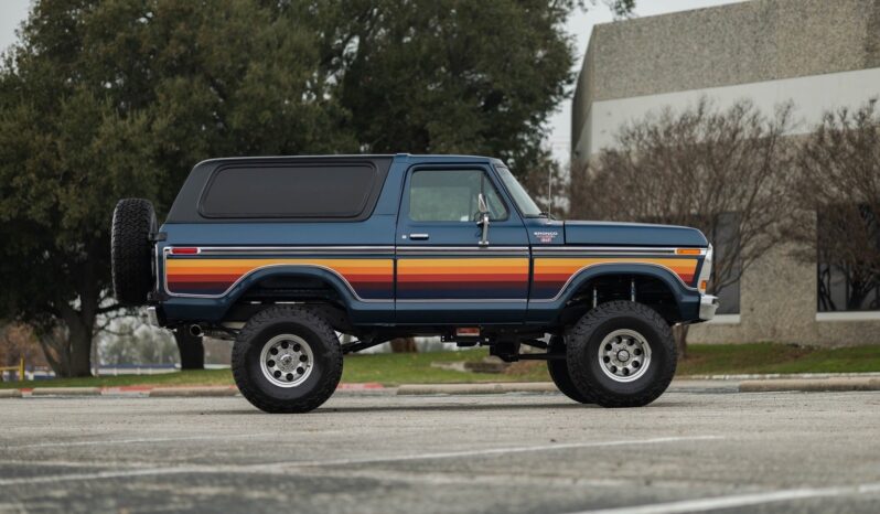 
								1978 Ford Bronco Free Wheeling 7.3L Godzilla full									