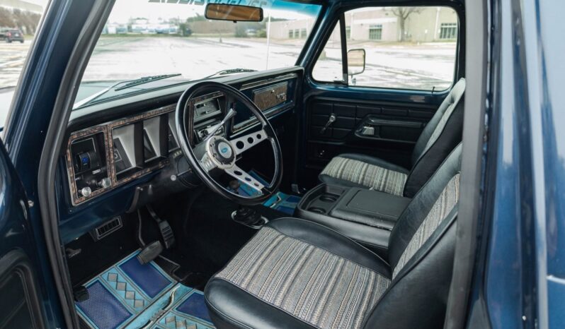 
								1978 Ford Bronco Free Wheeling 7.3L Godzilla full									