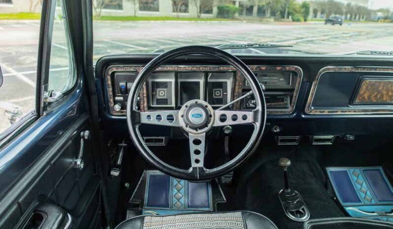 
								1978 Ford Bronco Free Wheeling 7.3L Godzilla full									