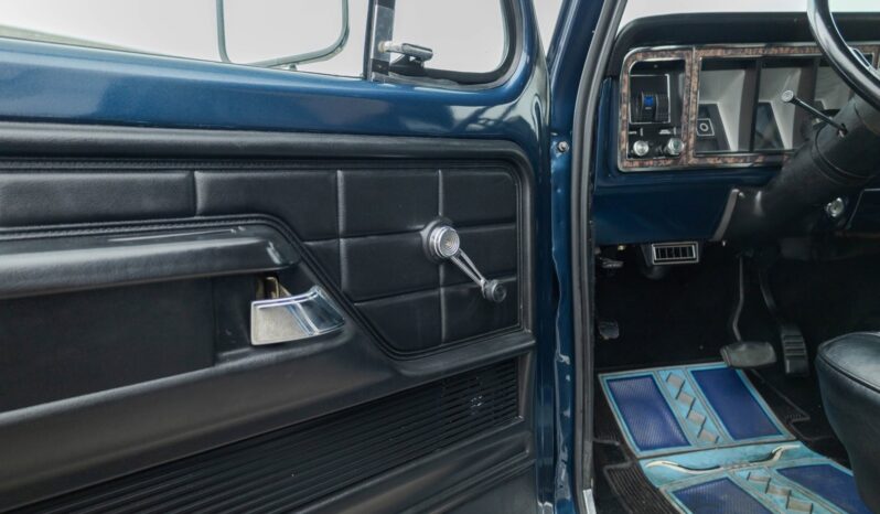 
								1978 Ford Bronco Free Wheeling 7.3L Godzilla full									