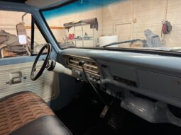 
										1971 Ford F-250 Custom Crew Cab 4×4 4-Speed full									