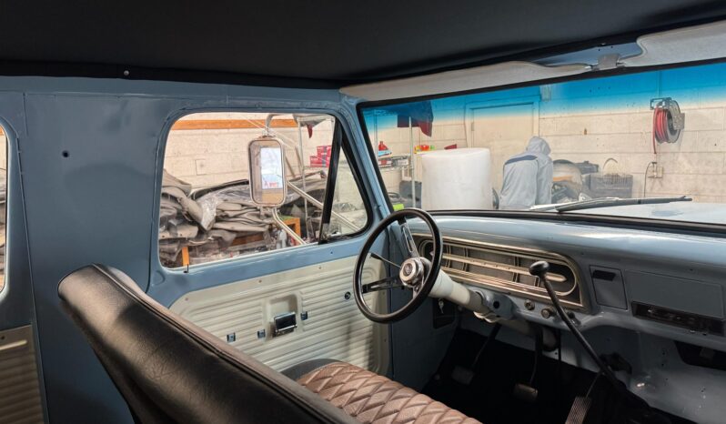 
								1971 Ford F-250 Custom Crew Cab 4×4 4-Speed full									