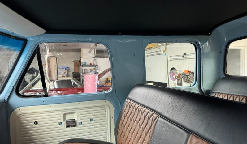 
								1971 Ford F-250 Custom Crew Cab 4×4 4-Speed full									