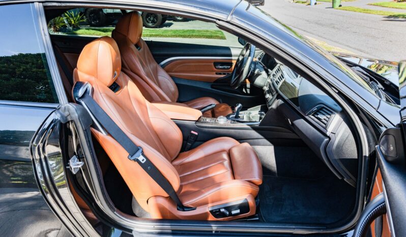 
								2016 BMW M4 Convertible full									