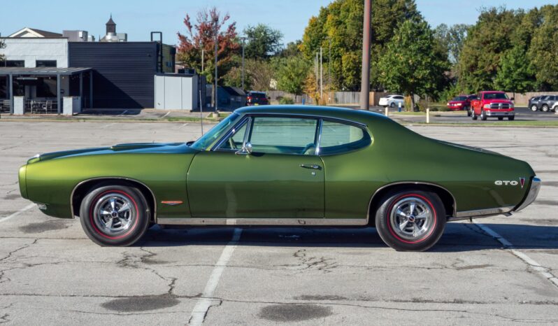 
								1968 Pontiac GTO 4-Speed full									