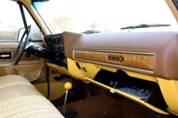 
										1977 GMC K1500 High Sierra 4×4 full									