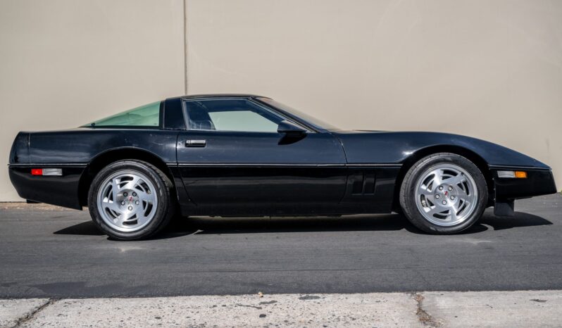 
								1990 Chevrolet Corvette ZR-1 full									