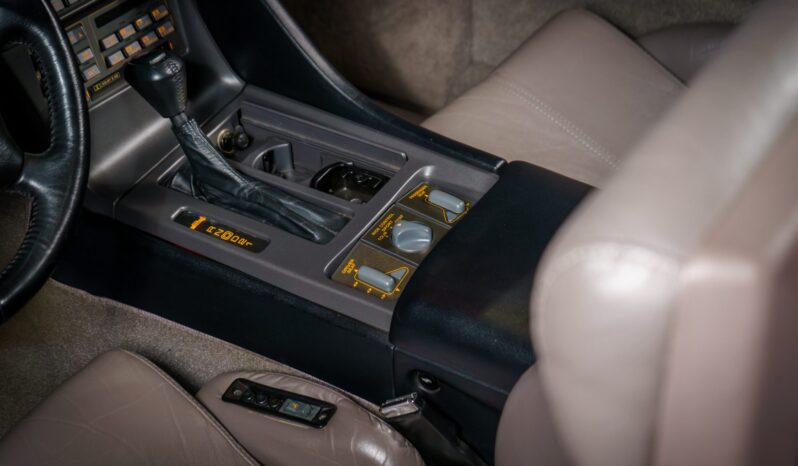 
								1991 Chevrolet Corvette Convertible full									