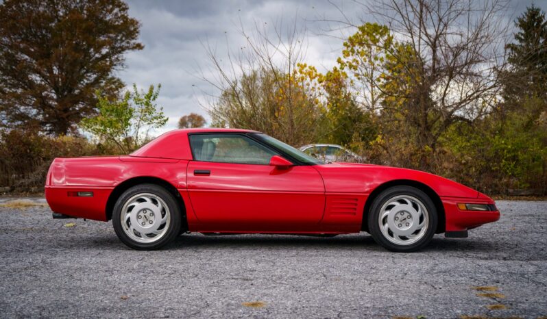 
								1991 Chevrolet Corvette Convertible full									