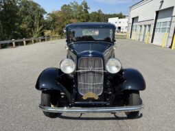 
										1932 Ford Model 18 Deluxe Tudor Sedan full									
