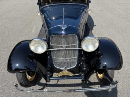 
										1932 Ford Model 18 Deluxe Tudor Sedan full									