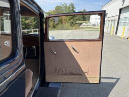 
										1932 Ford Model 18 Deluxe Tudor Sedan full									