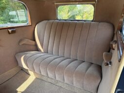 
										1932 Ford Model 18 Deluxe Tudor Sedan full									