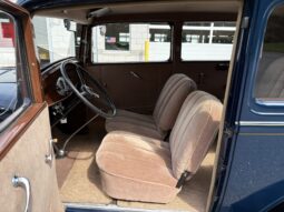 
										1932 Ford Model 18 Deluxe Tudor Sedan full									
