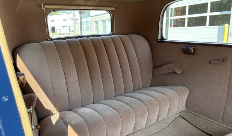 
								1932 Ford Model 18 Deluxe Tudor Sedan full									