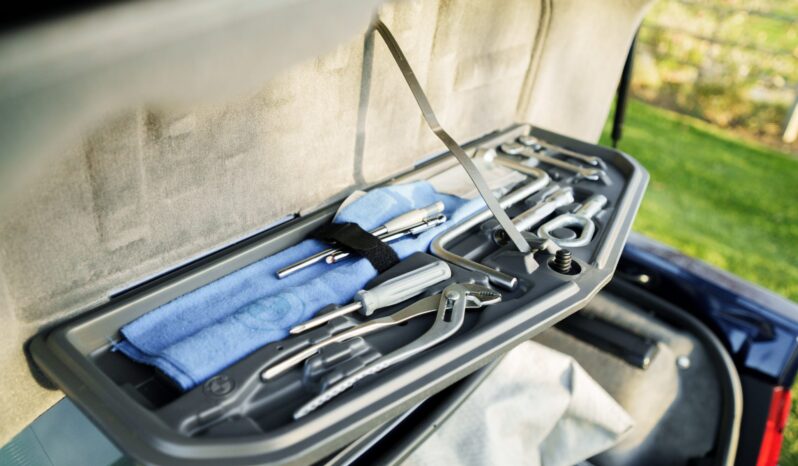 
								1994 BMW 850CSi 6-Speed full									