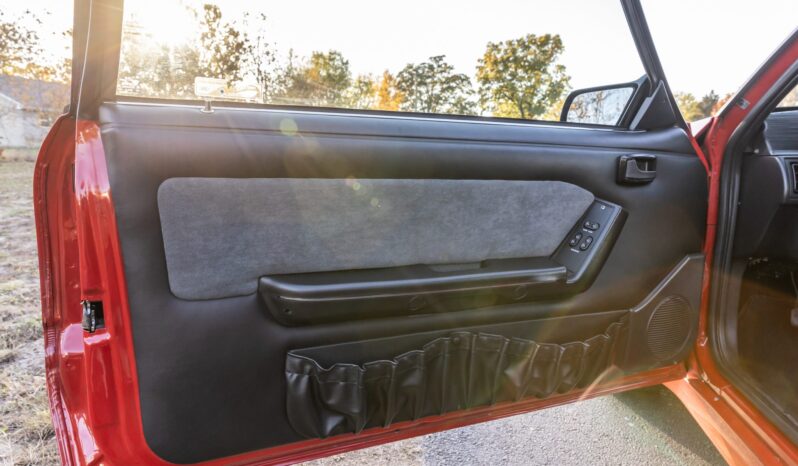 
								1990 Ford Mustang Saleen Hatchback full									