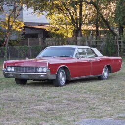 
										1967 Lincoln Continental Convertible full									