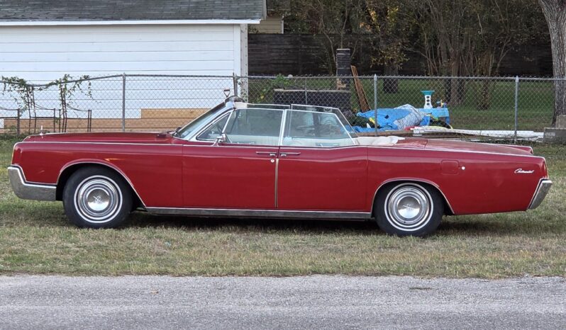 1967 Lincoln Continental Convertible 1