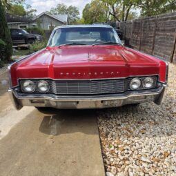 
										1967 Lincoln Continental Convertible full									