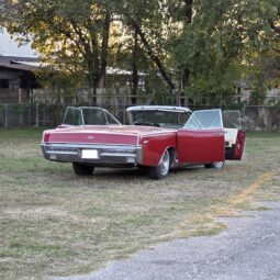 
										1967 Lincoln Continental Convertible full									