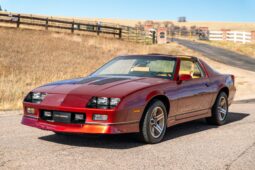 
										1987 Chevrolet Camaro Z28 IROC-Z full									