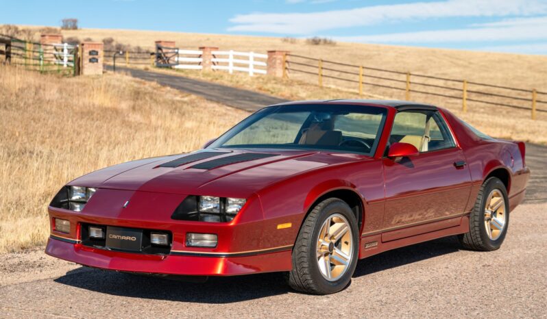 
								1987 Chevrolet Camaro Z28 IROC-Z full									