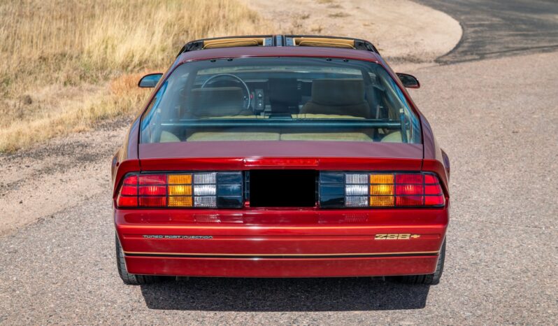 
								1987 Chevrolet Camaro Z28 IROC-Z full									