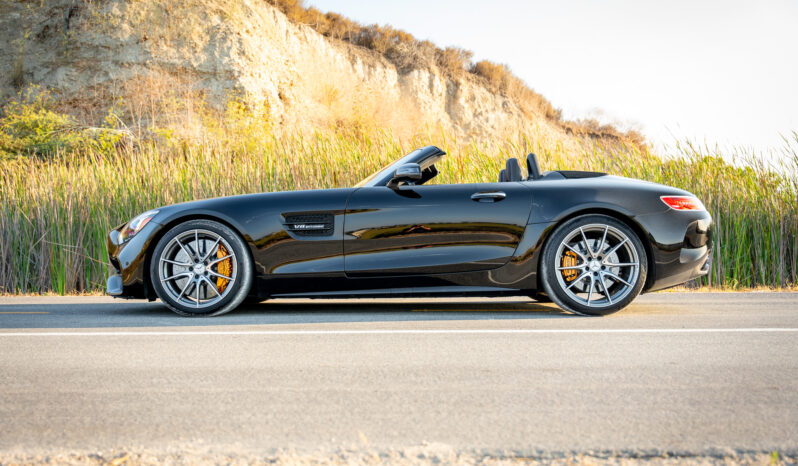 
								2018 Mercedes-AMG GT C Roadster full									
