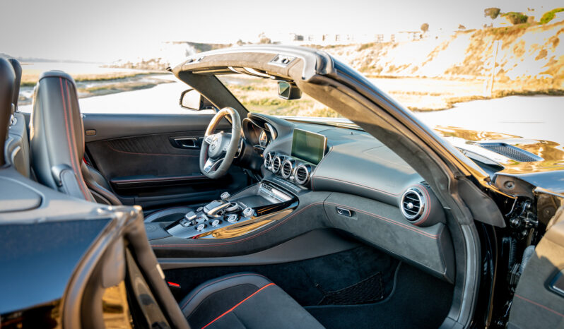 
								2018 Mercedes-AMG GT C Roadster full									
