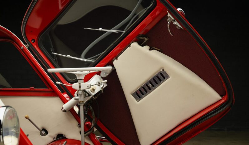 
								1957 BMW Isetta 300 full									