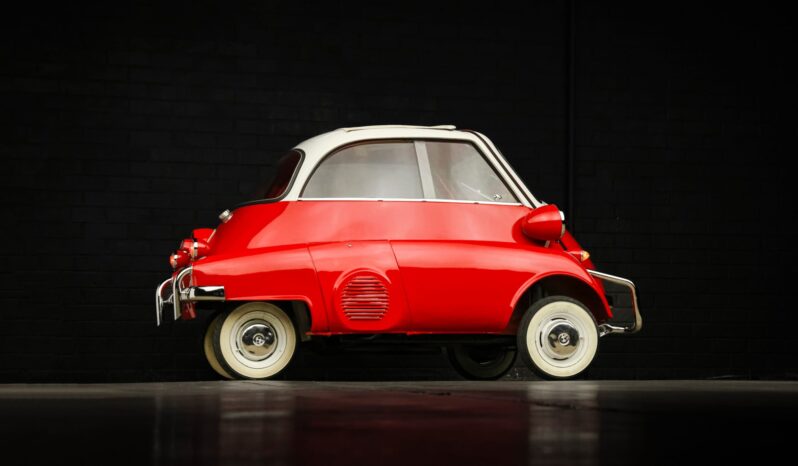 
								1957 BMW Isetta 300 full									