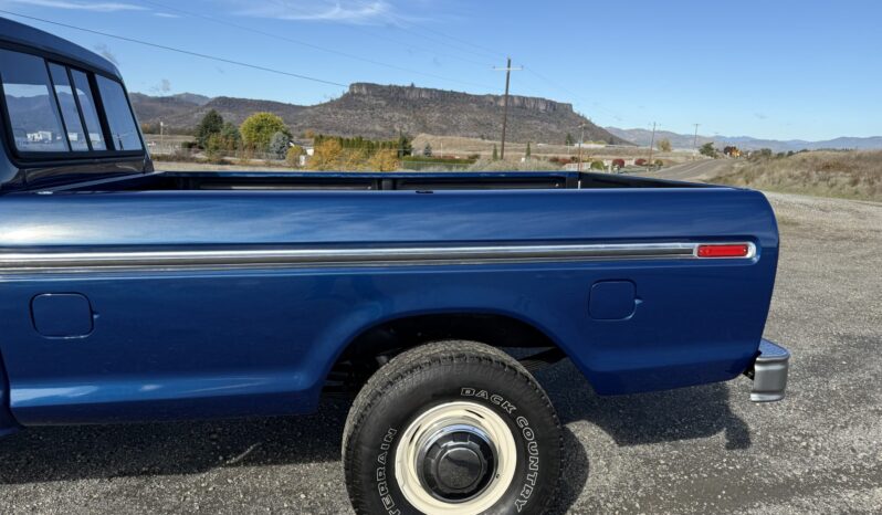 
								1979 Ford F-250 Custom 4×4 4-Speed full									