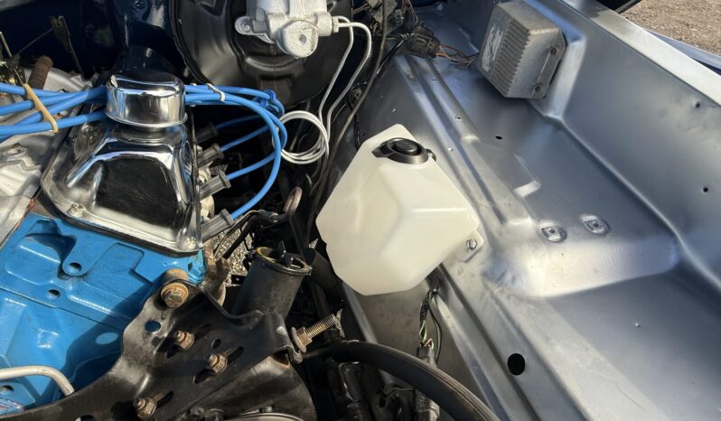 
								1979 Ford F-250 Custom 4×4 4-Speed full									